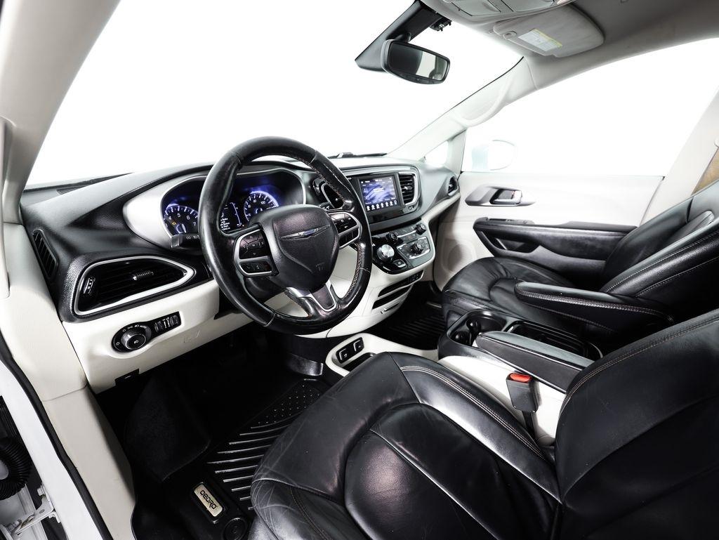 Chrysler Pacifica Touring L FWD 2020