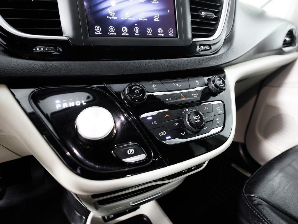 Chrysler Pacifica Touring L FWD 2020