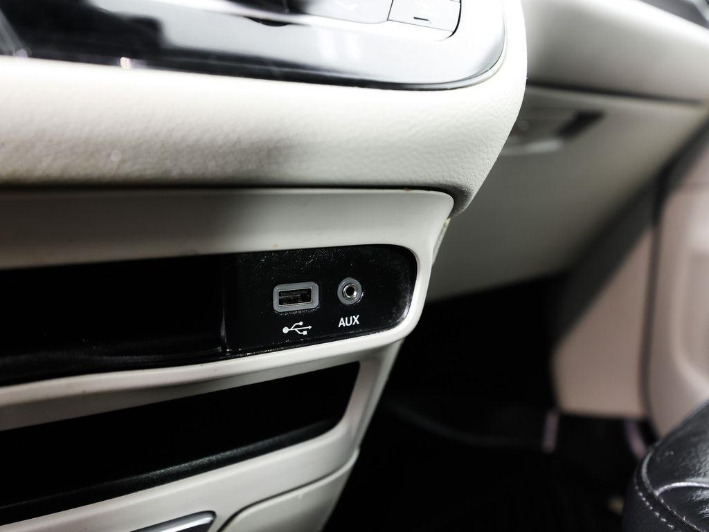 Chrysler Pacifica Touring L FWD 2020