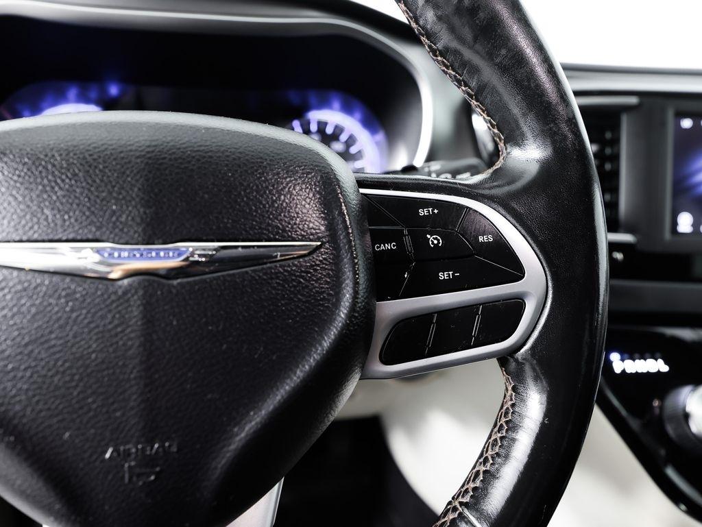 Chrysler Pacifica Touring L FWD 2020