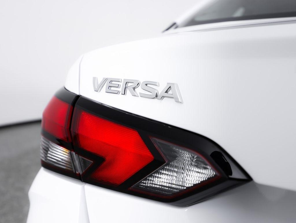 Nissan Versa S CVT 2025