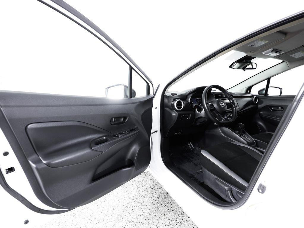 Nissan Versa S CVT 2025