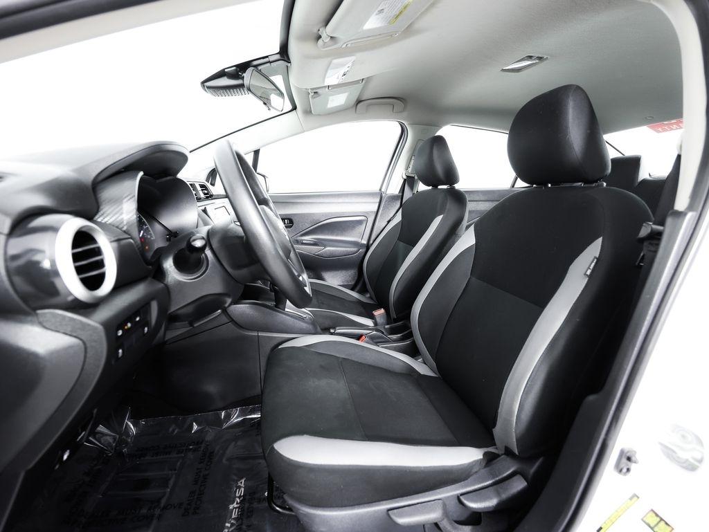 Nissan Versa S CVT 2025
