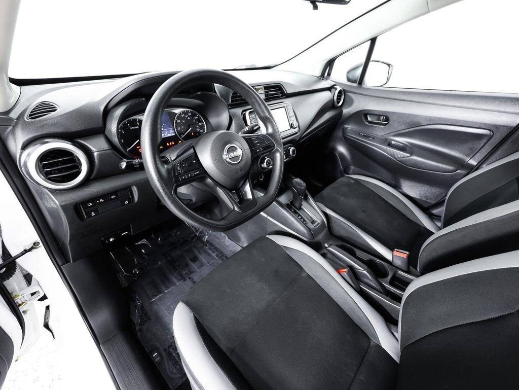 Nissan Versa S CVT 2025