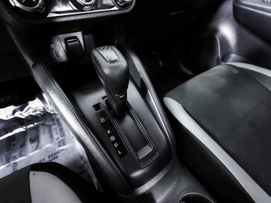 Nissan Versa S CVT 2025