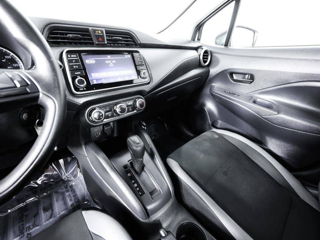 Nissan Versa S CVT 2025