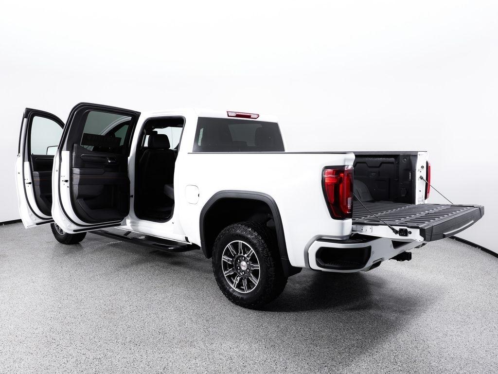 GMC Sierra 1500 4WD Crew Cab 147" AT4 2025