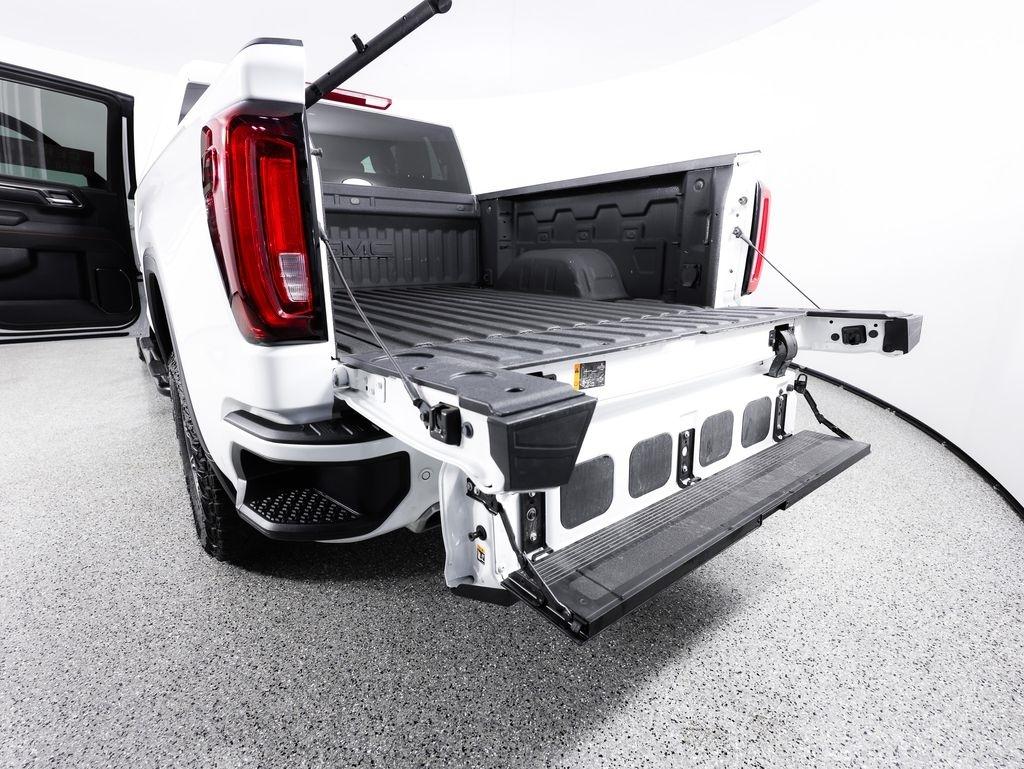 GMC Sierra 1500 4WD Crew Cab 147" AT4 2025