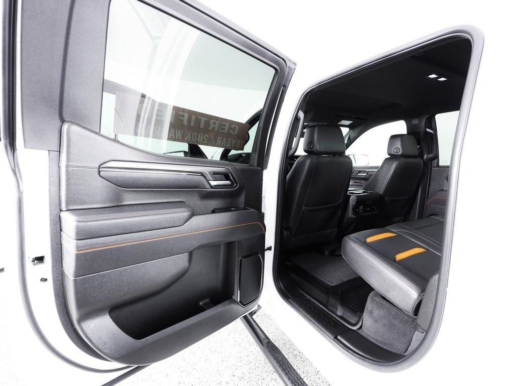GMC Sierra 1500 4WD Crew Cab 147" AT4 2025