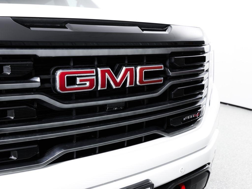 GMC Sierra 1500 4WD Crew Cab 147" AT4 2025