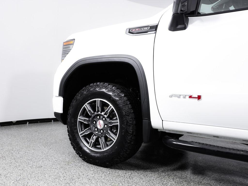 GMC Sierra 1500 4WD Crew Cab 147" AT4 2025