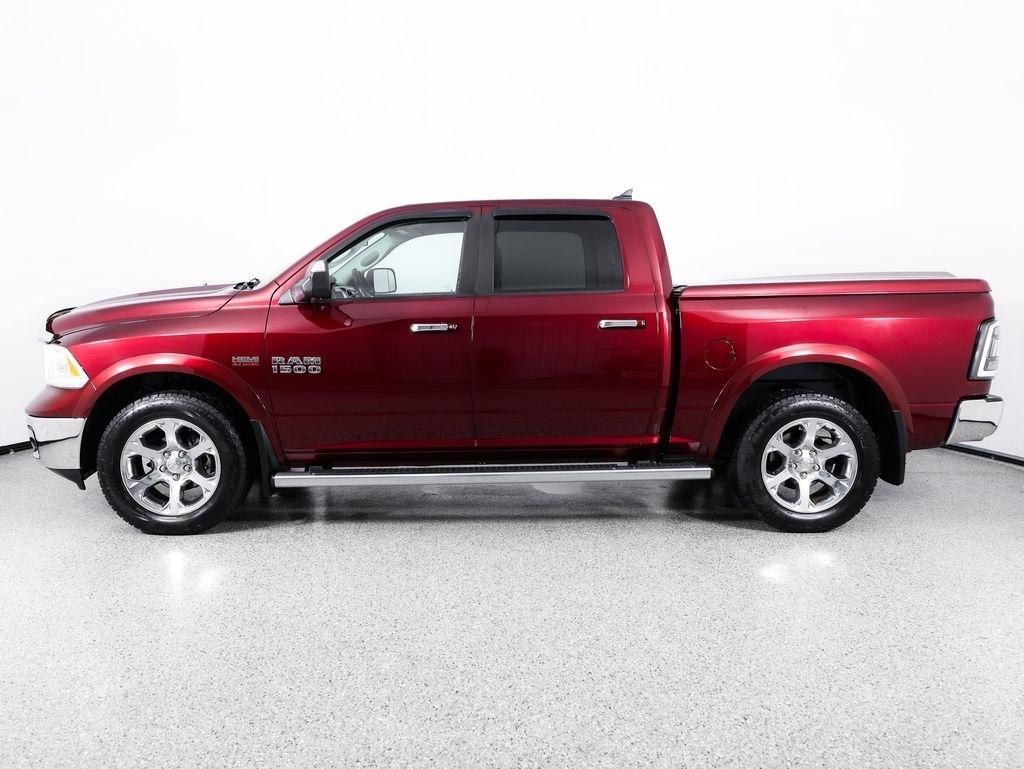 RAM 1500 4WD Crew Cab 140.5" Laramie 2016