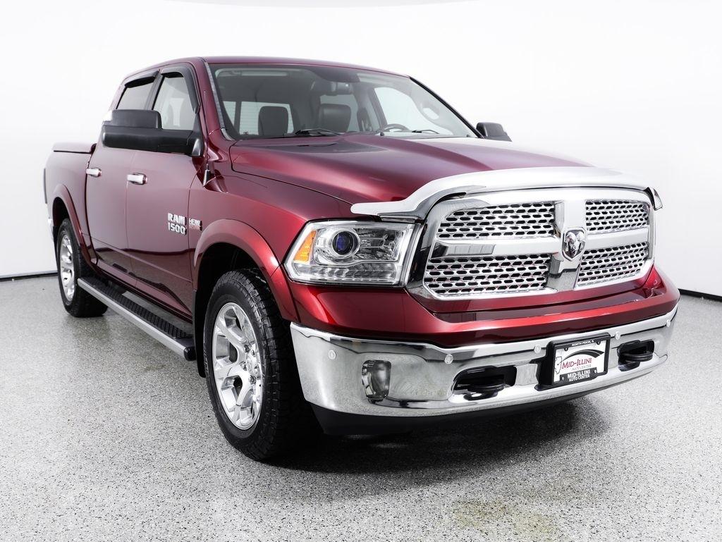 RAM 1500 4WD Crew Cab 140.5" Laramie 2016
