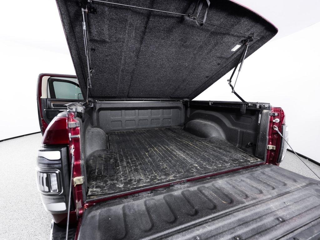 RAM 1500 4WD Crew Cab 140.5" Laramie 2016