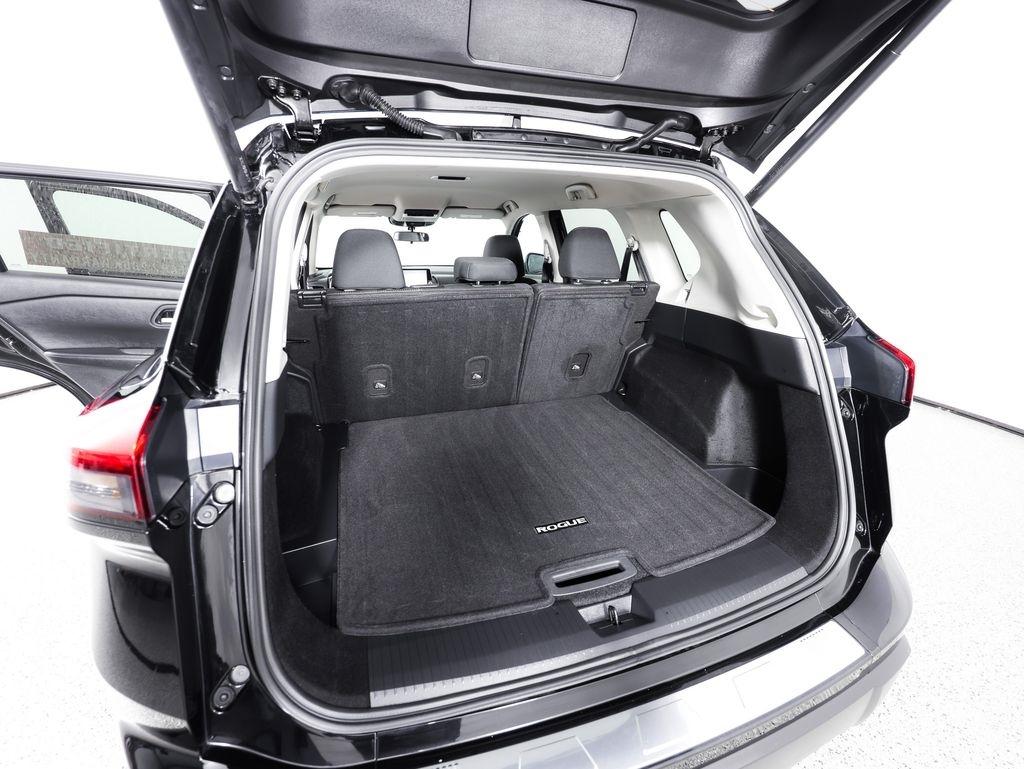 Nissan Rogue AWD SV *Ltd Avail* 2026