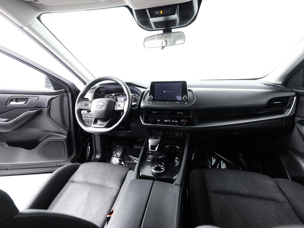 Nissan Rogue AWD SV *Ltd Avail* 2026