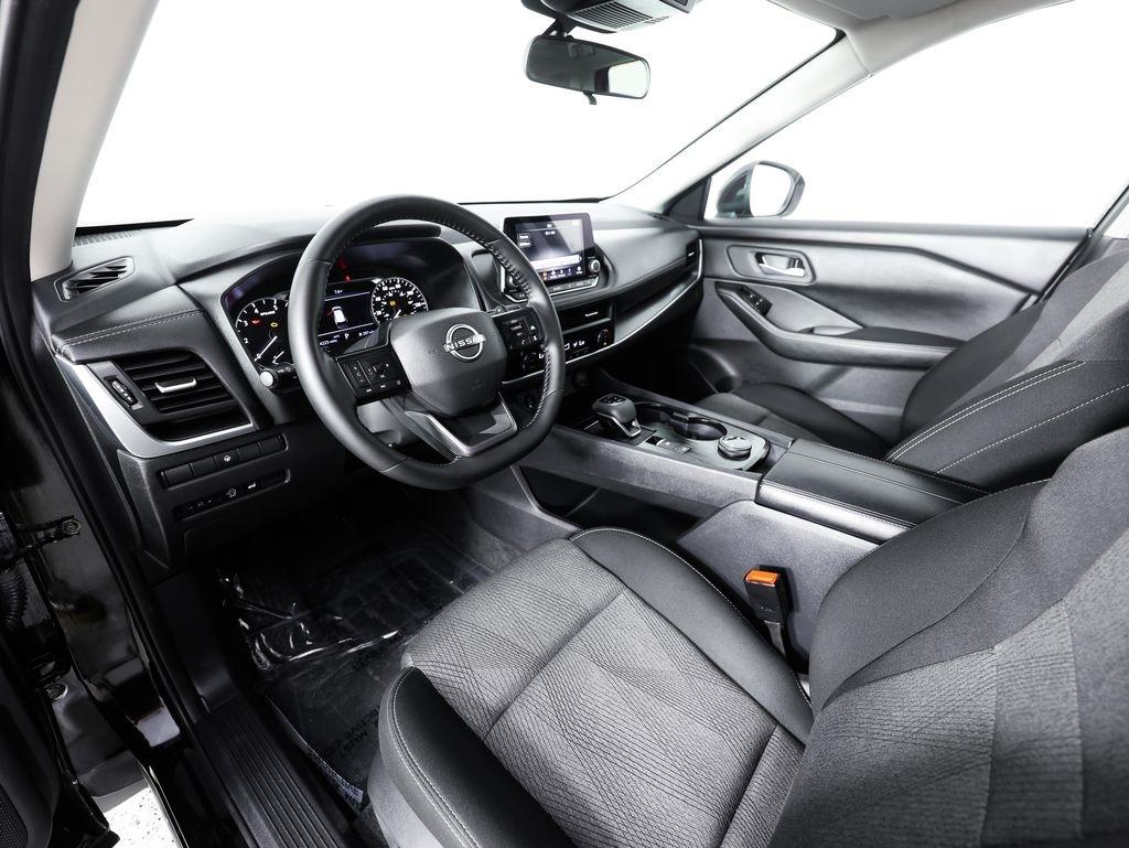 Nissan Rogue AWD SV *Ltd Avail* 2026