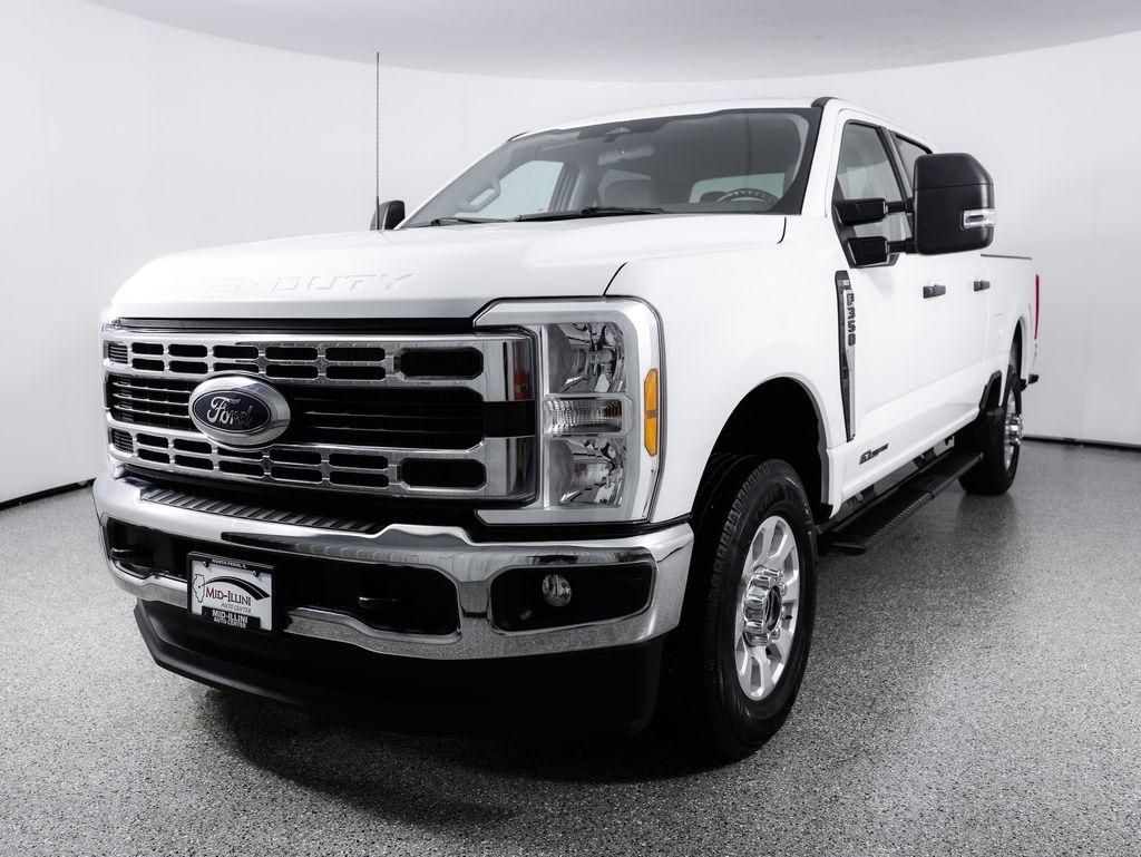 Ford Super Duty F-350 SRW King Ranch 4WD Crew Cab 8' Box 2024