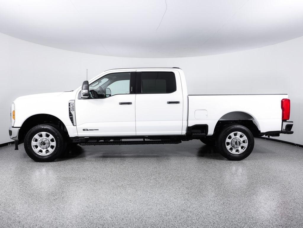 Ford Super Duty F-350 SRW King Ranch 4WD Crew Cab 8' Box 2024