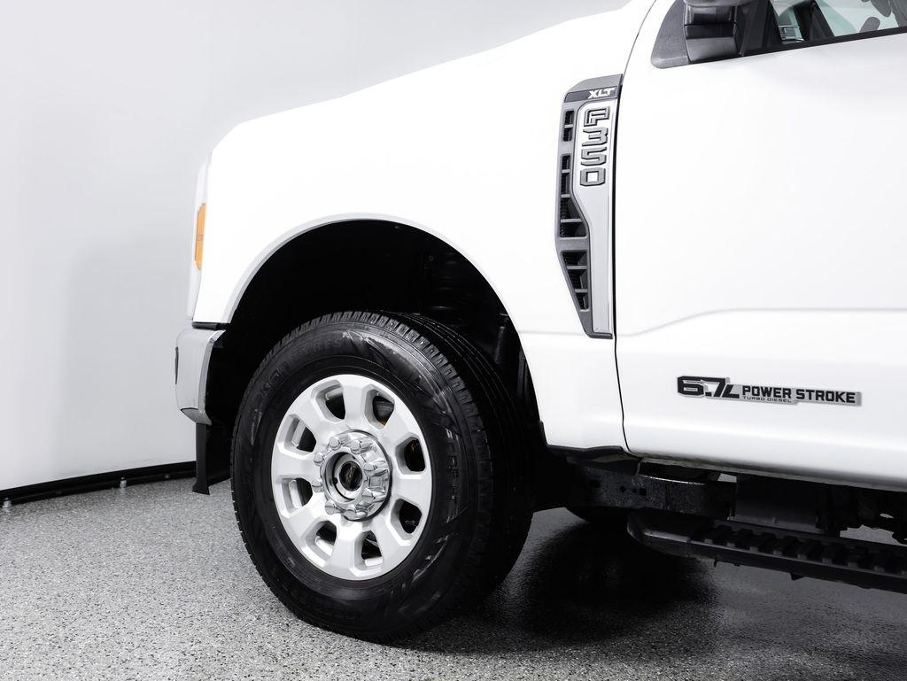 Ford Super Duty F-350 SRW King Ranch 4WD Crew Cab 8' Box 2024