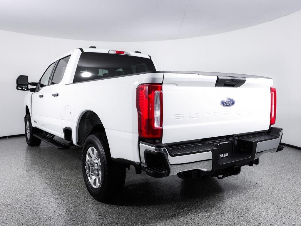 Ford Super Duty F-350 SRW King Ranch 4WD Crew Cab 8' Box 2024