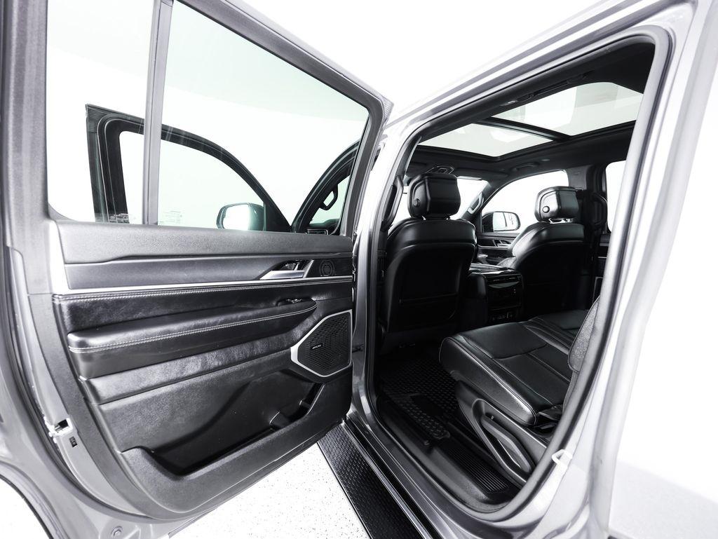 Jeep Wagoneer 4x4 2023