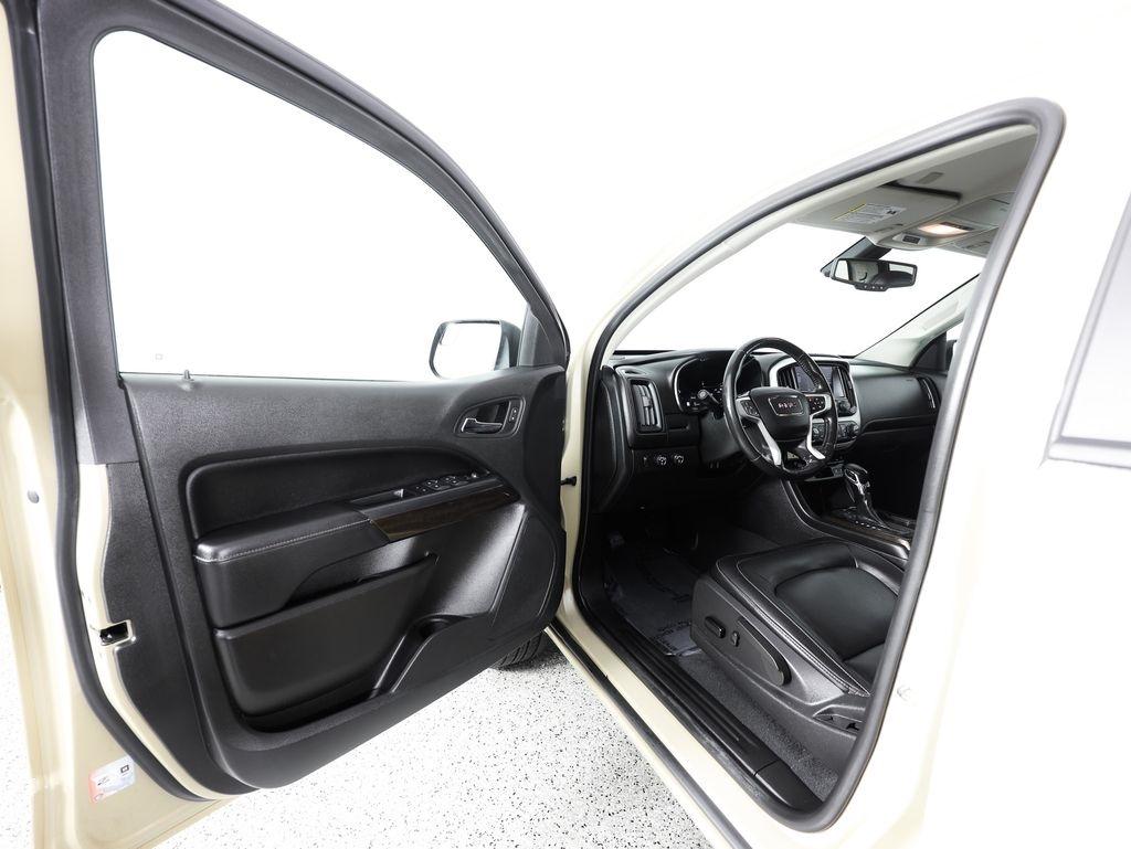 GMC Canyon 4WD Crew Cab 128" Elevation 2022