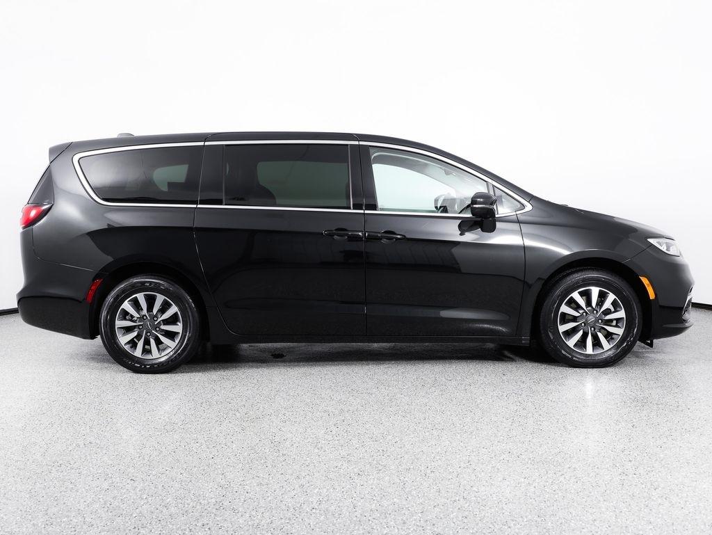 Chrysler Pacifica Hybrid Touring L FWD 2022