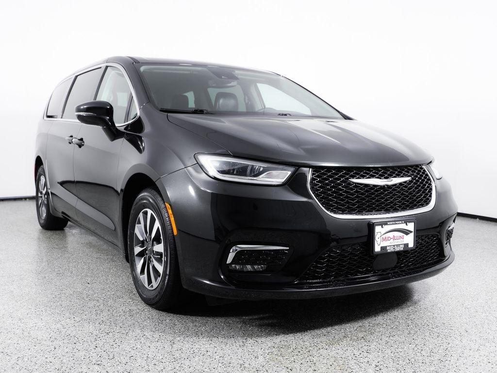 Chrysler Pacifica Hybrid Touring L FWD 2022