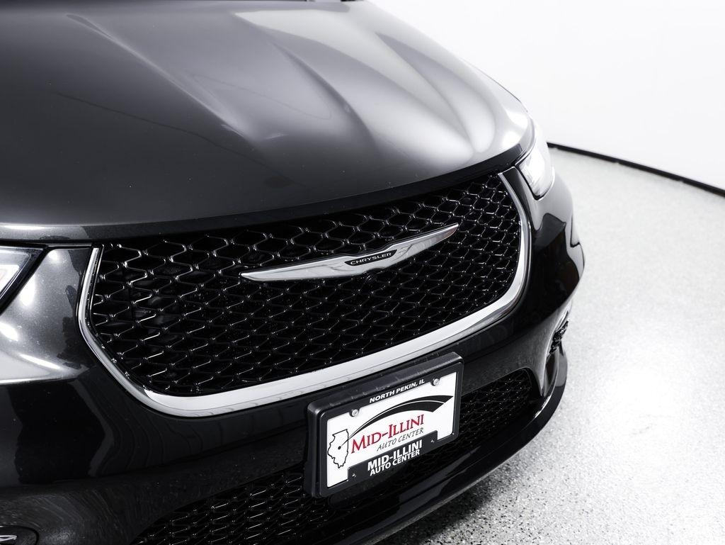 Chrysler Pacifica Hybrid Touring L FWD 2022