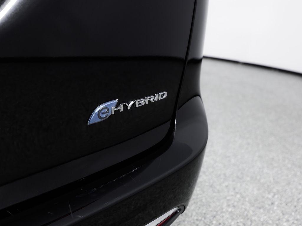 Chrysler Pacifica Hybrid Touring L FWD 2022