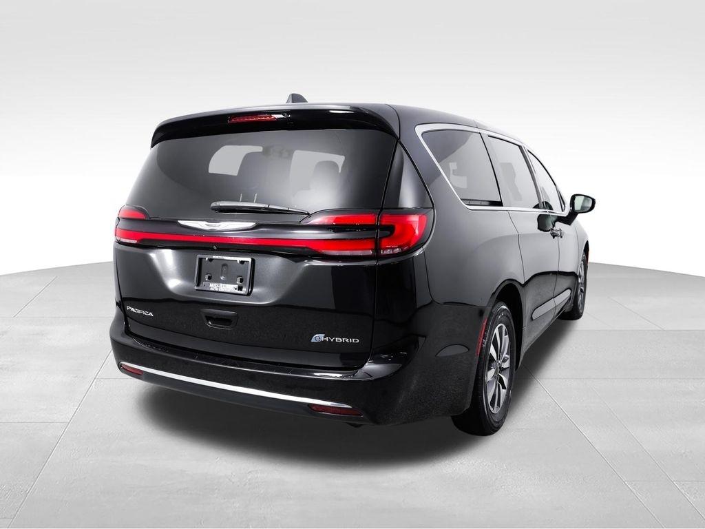 Chrysler Pacifica Hybrid Touring L FWD 2022