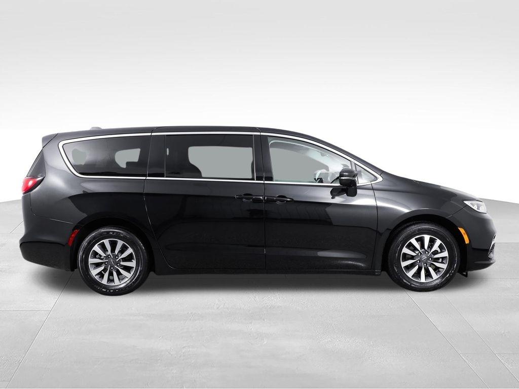 Chrysler Pacifica Hybrid Touring L FWD 2022