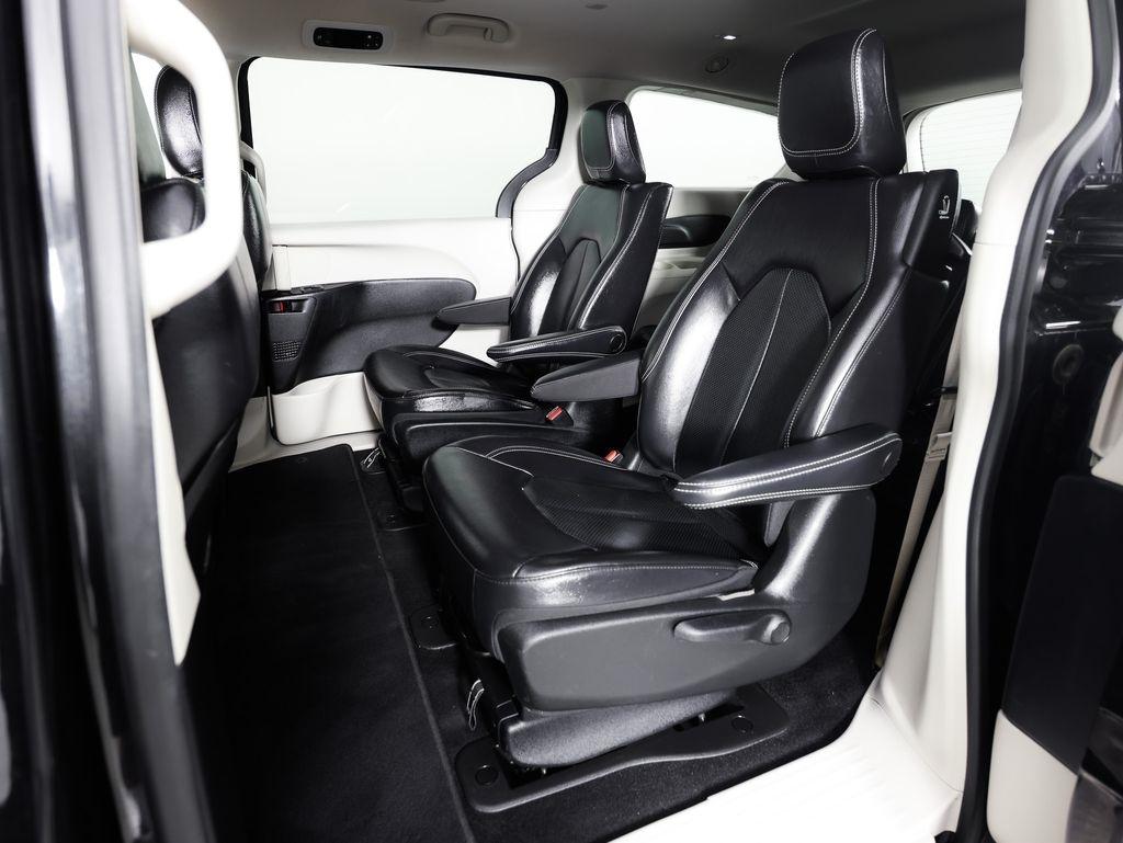 Chrysler Pacifica Hybrid Touring L FWD 2022