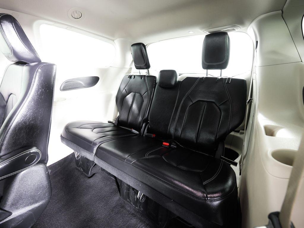 Chrysler Pacifica Hybrid Touring L FWD 2022