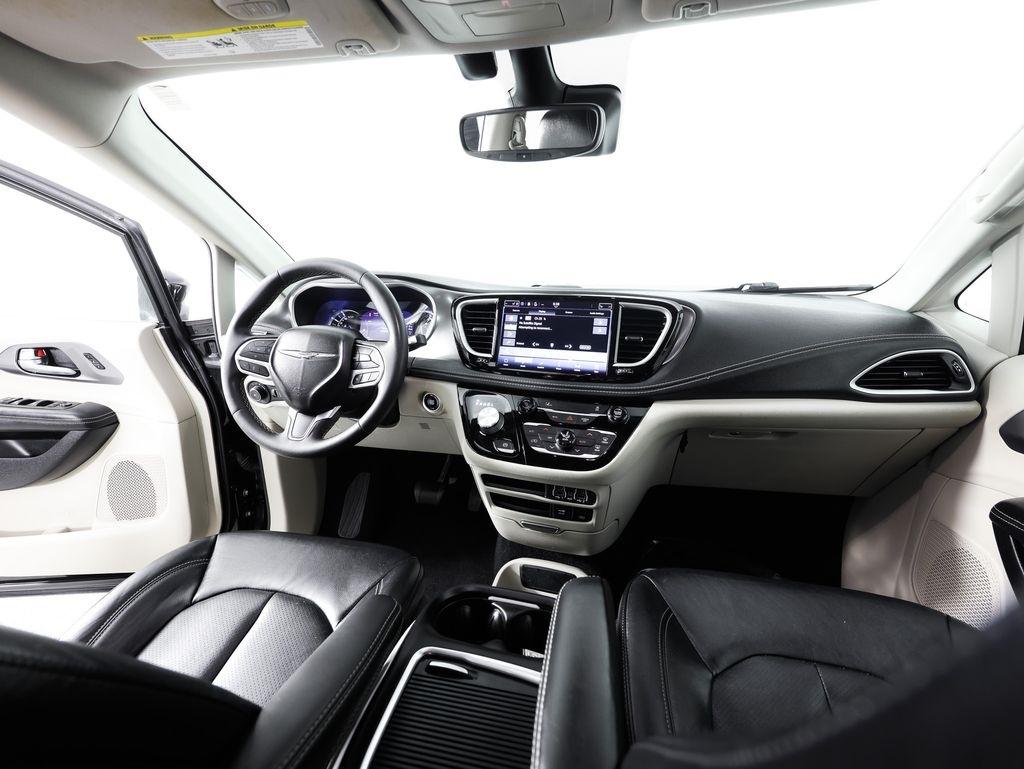 Chrysler Pacifica Hybrid Touring L FWD 2022