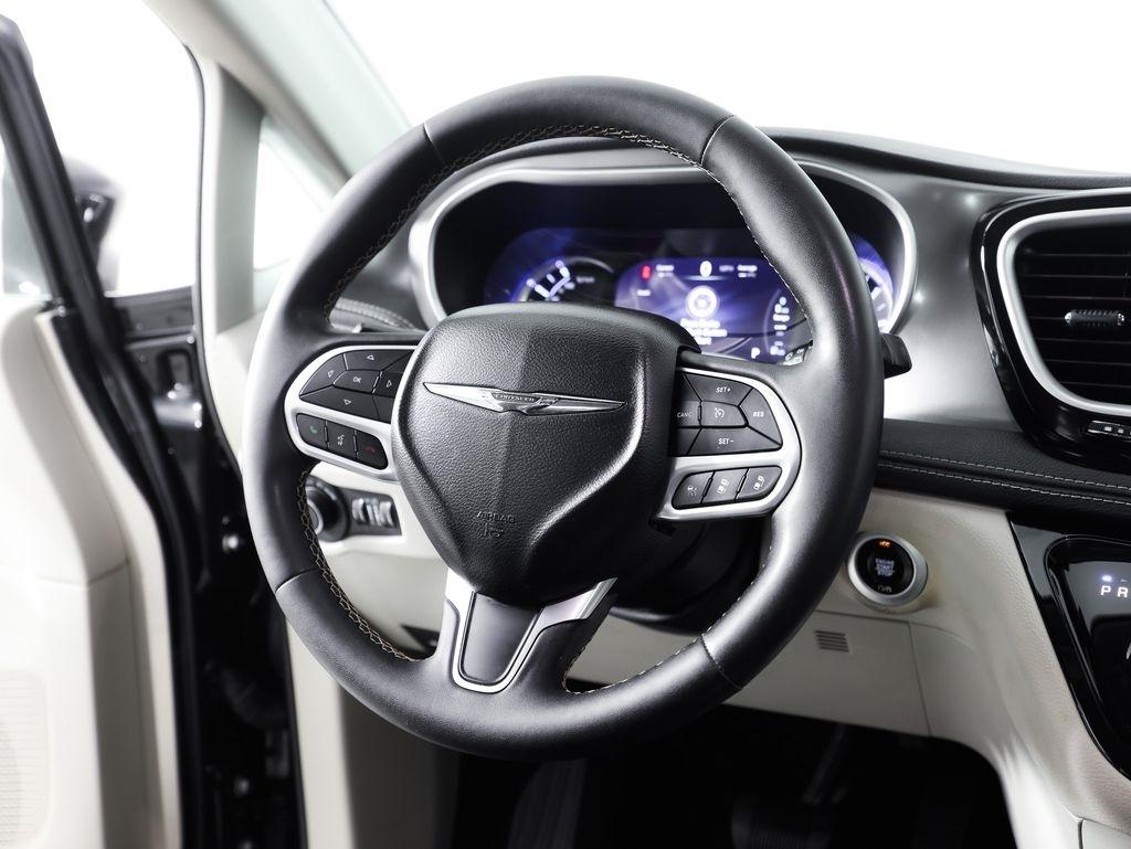 Chrysler Pacifica Hybrid Touring L FWD 2022