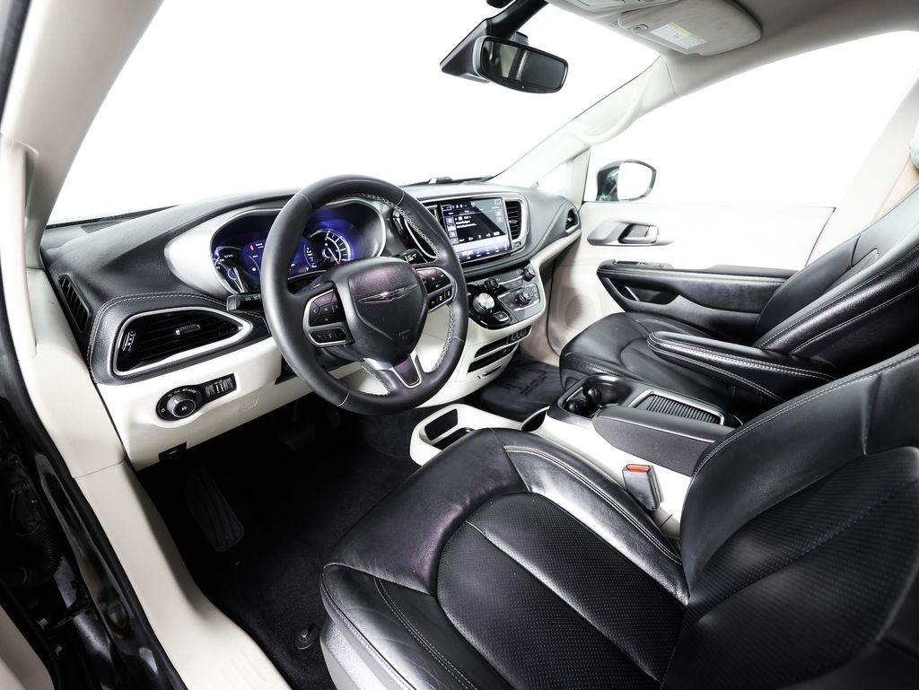 Chrysler Pacifica Hybrid Touring L FWD 2022