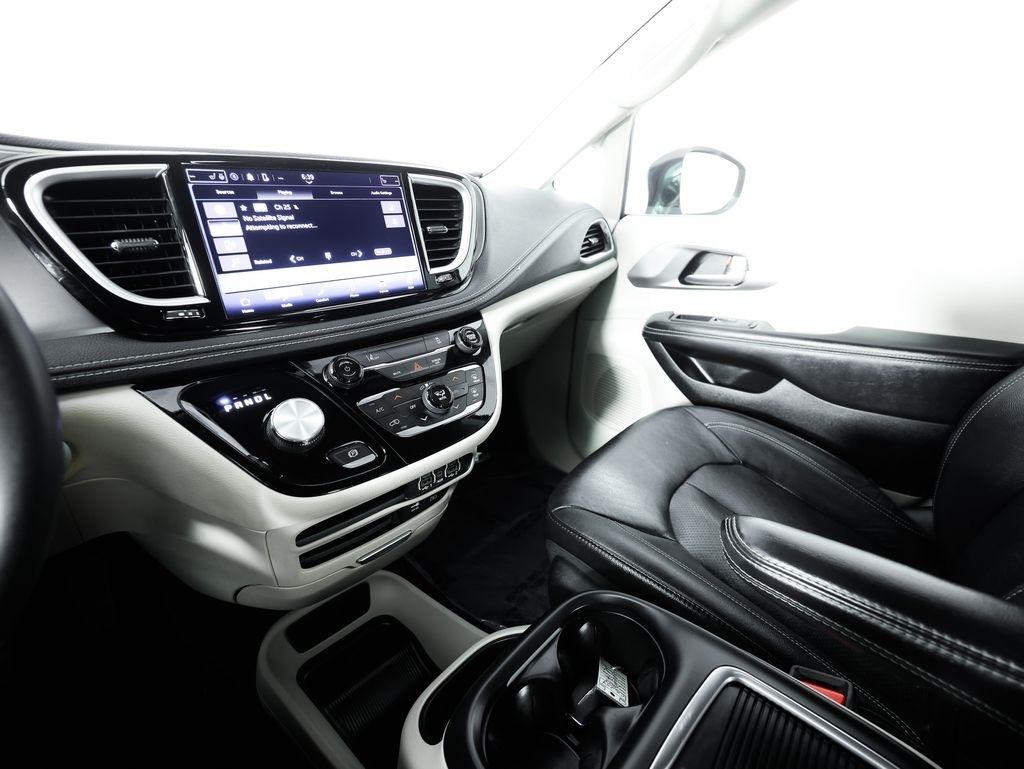 Chrysler Pacifica Hybrid Touring L FWD 2022