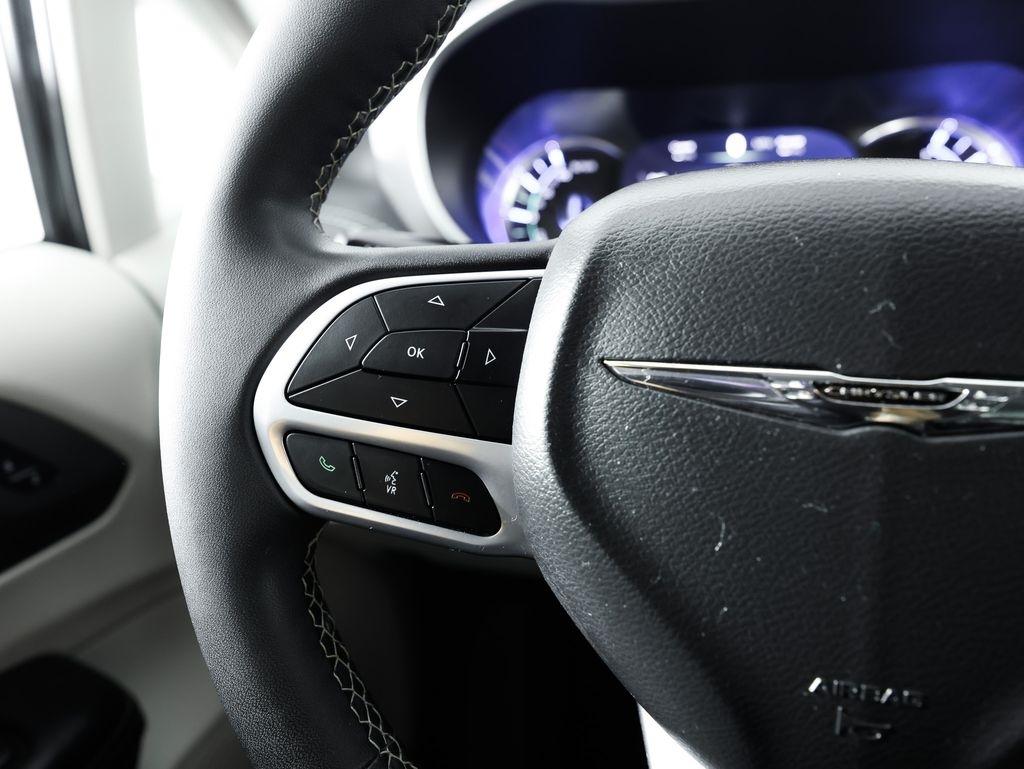 Chrysler Pacifica Hybrid Touring L FWD 2022