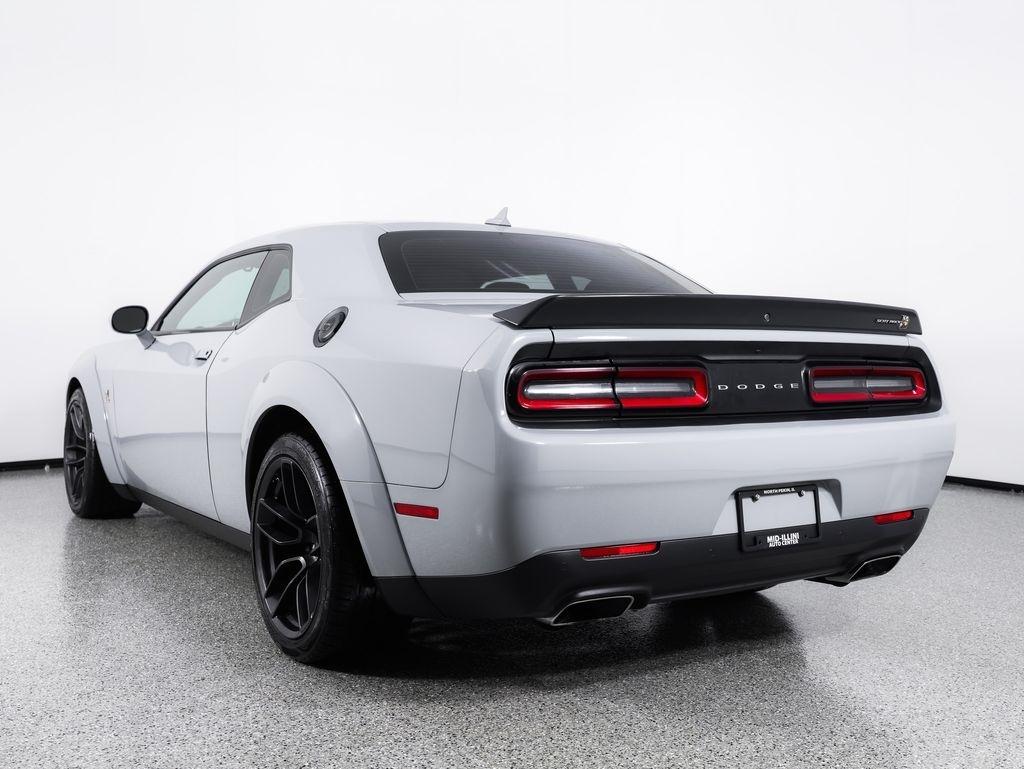 Dodge Challenger R/T Scat Pack Widebody RWD 2022