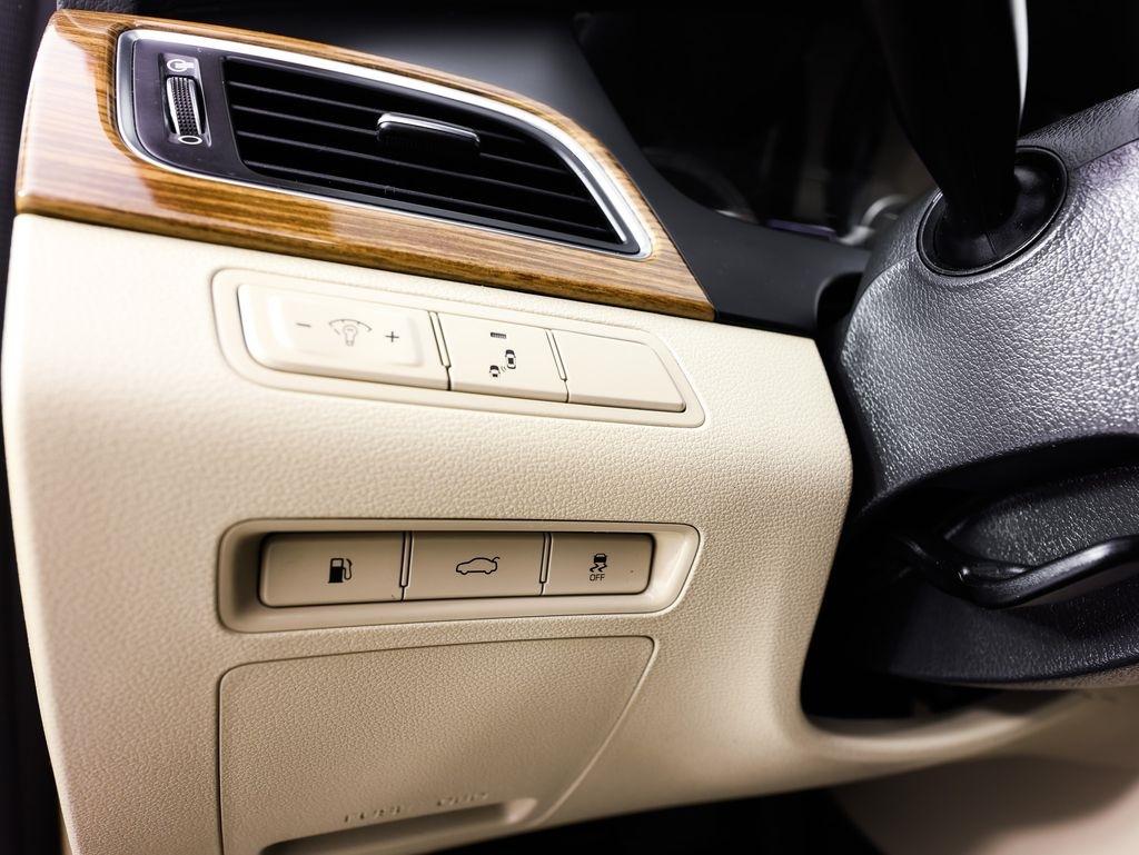 Hyundai Sonata 4dr Sdn 2.4L Limited 2015