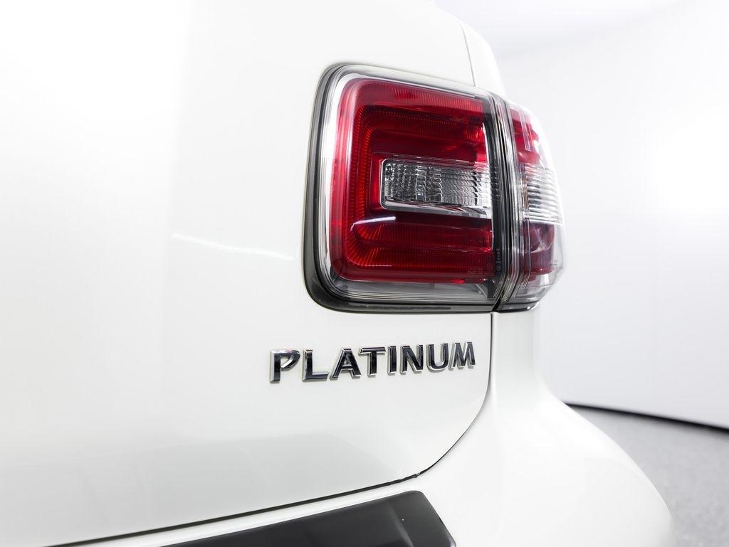 Nissan Armada 4x4 Platinum 2019
