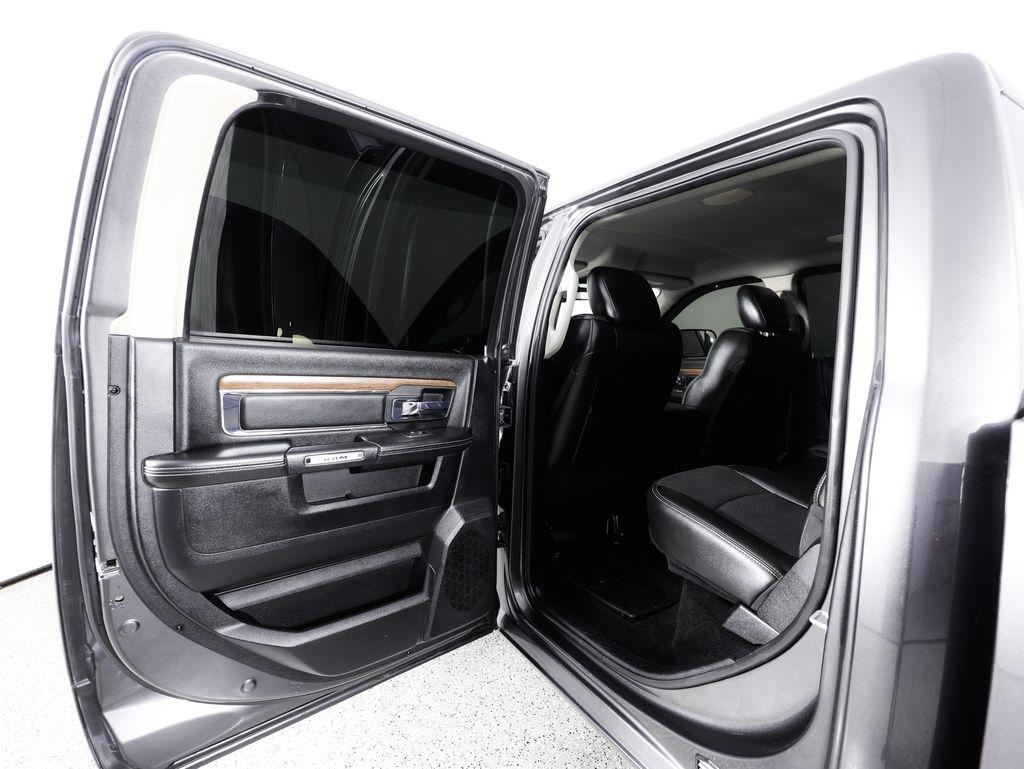 RAM 2500 4WD Crew Cab 149" Laramie 2014