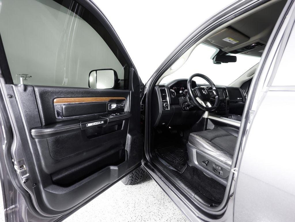 RAM 2500 4WD Crew Cab 149" Laramie 2014