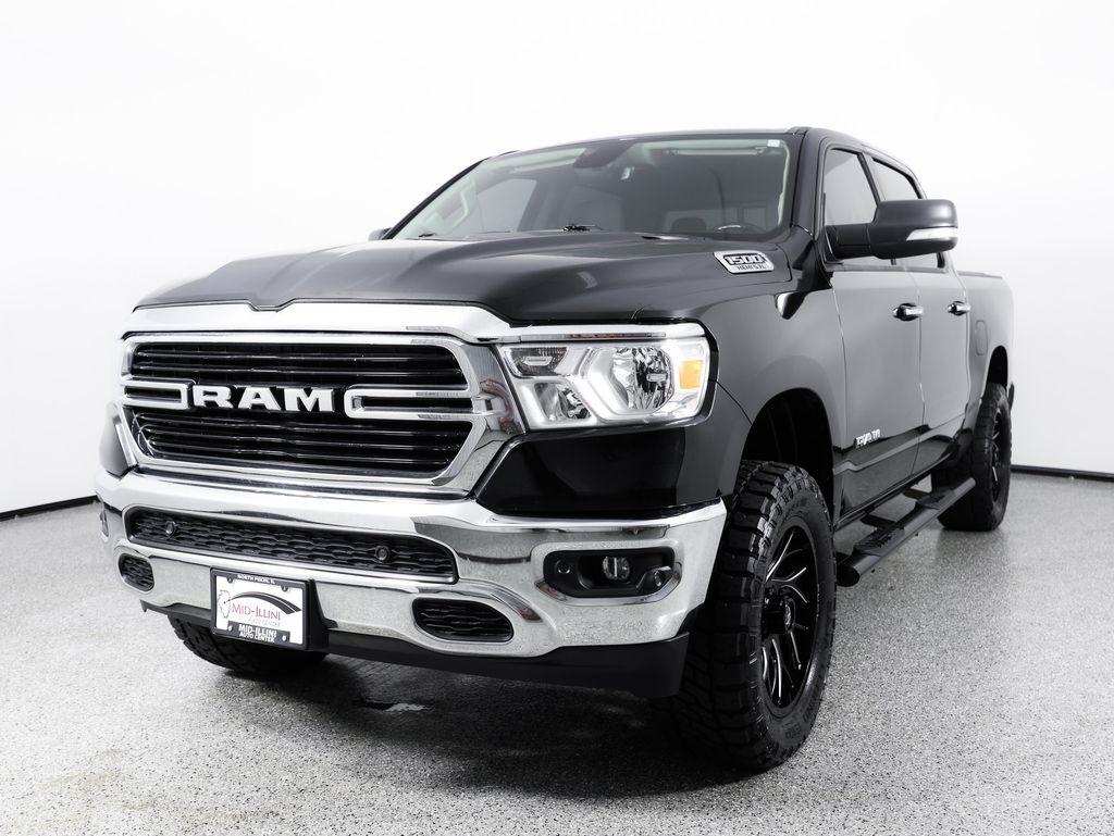 RAM 1500 Big Horn 4x4 Crew Cab 5'7" Box 2020