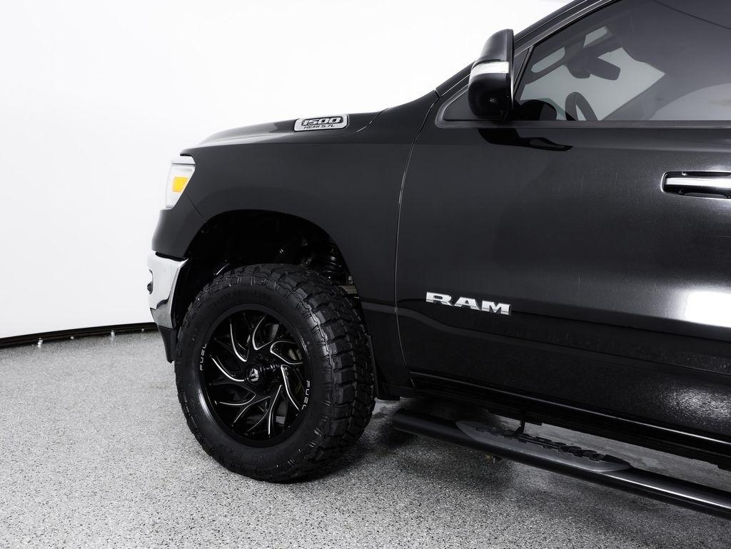 RAM 1500 Big Horn 4x4 Crew Cab 5'7" Box 2020
