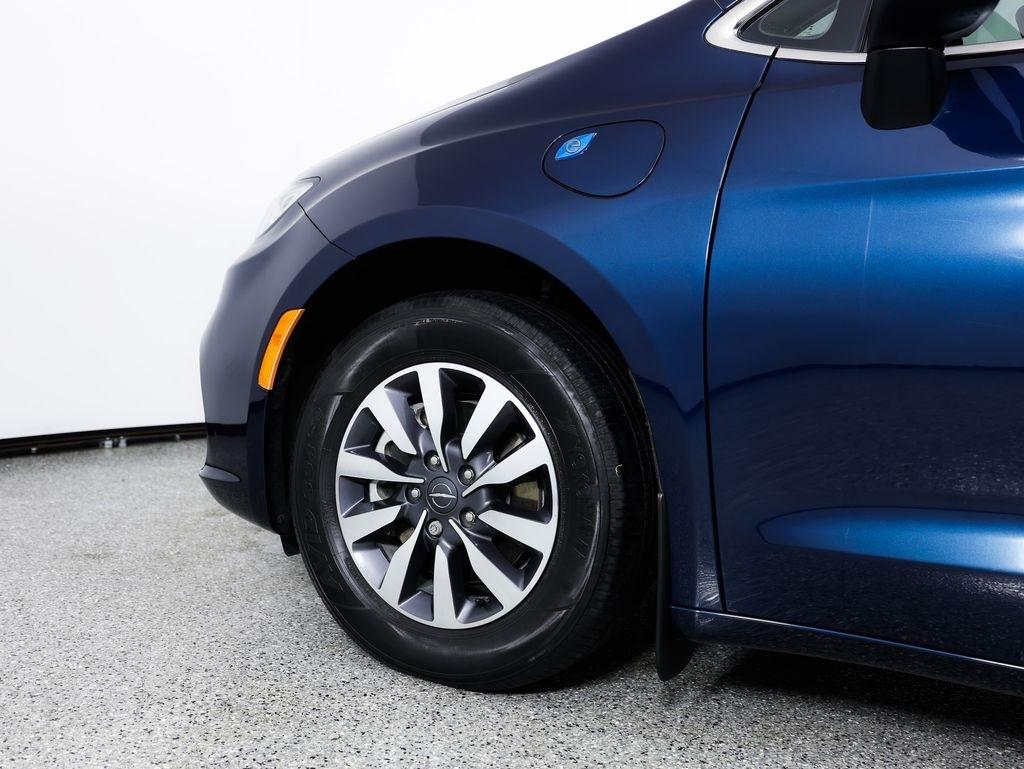 Chrysler Pacifica Hybrid Touring L FWD 2023