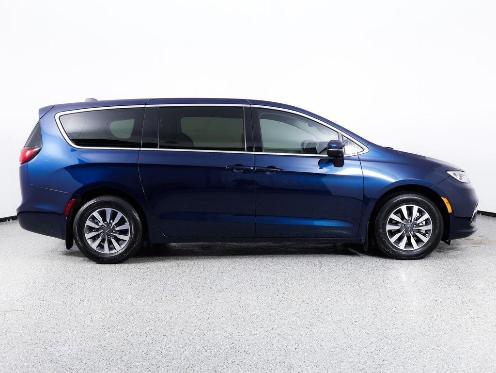 Chrysler Pacifica Hybrid Touring L FWD 2023