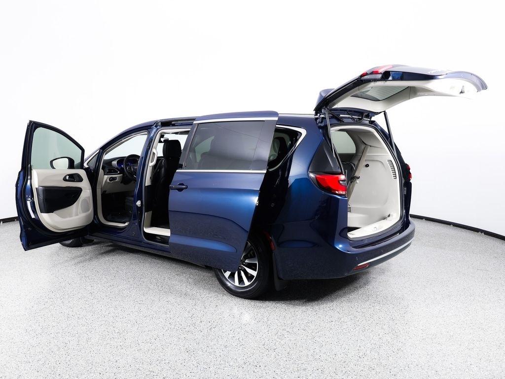 Chrysler Pacifica Hybrid Touring L FWD 2023